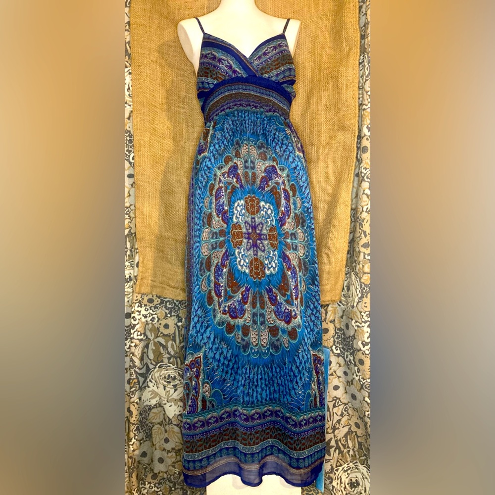 Beautiful spaghetti strap max dress size M *read description*